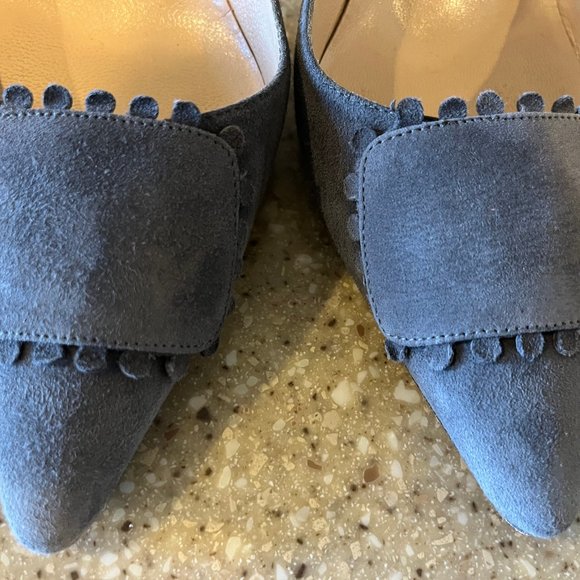 Manolo Blahnik Grey suede heels size 37 with a 3 1/2 inch wooden heel - Picture 3 of 6